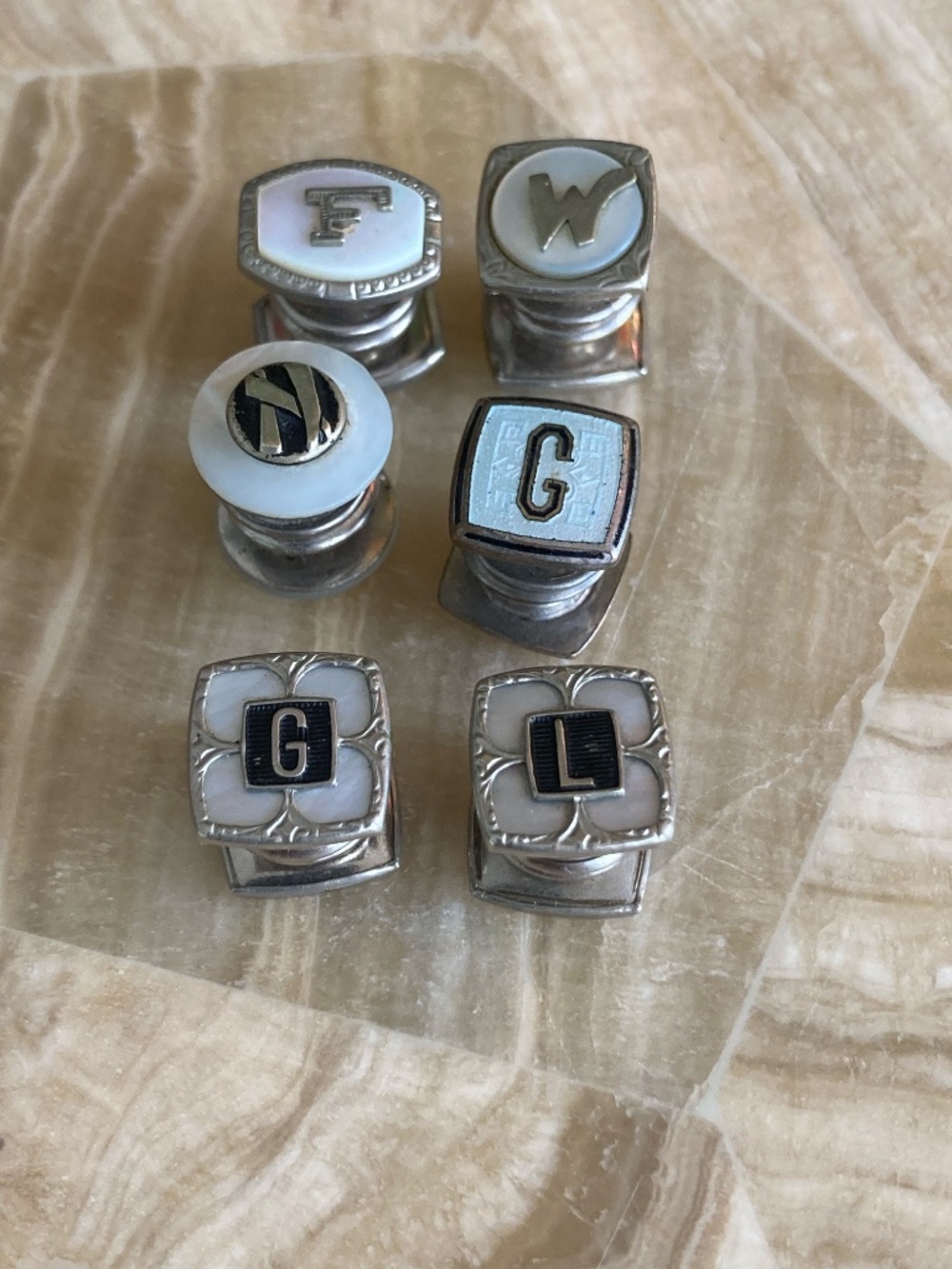 6 Vintage Baer & Wilde Kum-A-Part Cufflink Singles Initial Monogram Lot